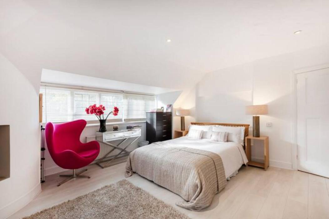 Coach House Villa Woking Eksteriør bilde