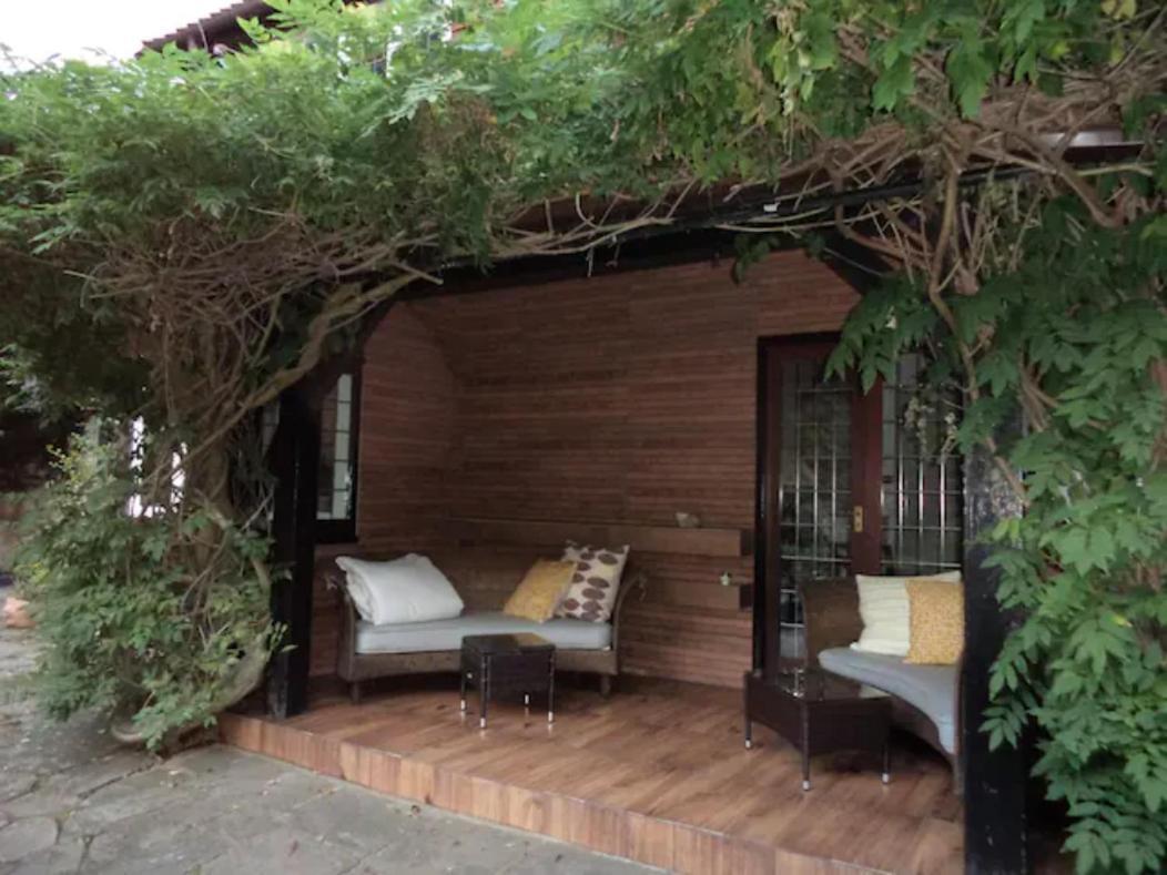 Coach House Villa Woking Eksteriør bilde