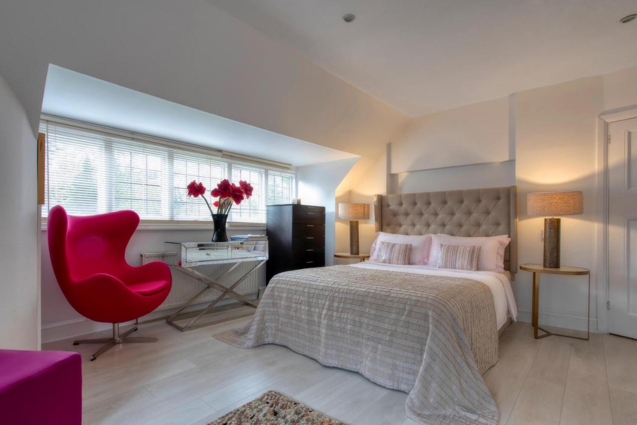 Coach House Villa Woking Eksteriør bilde