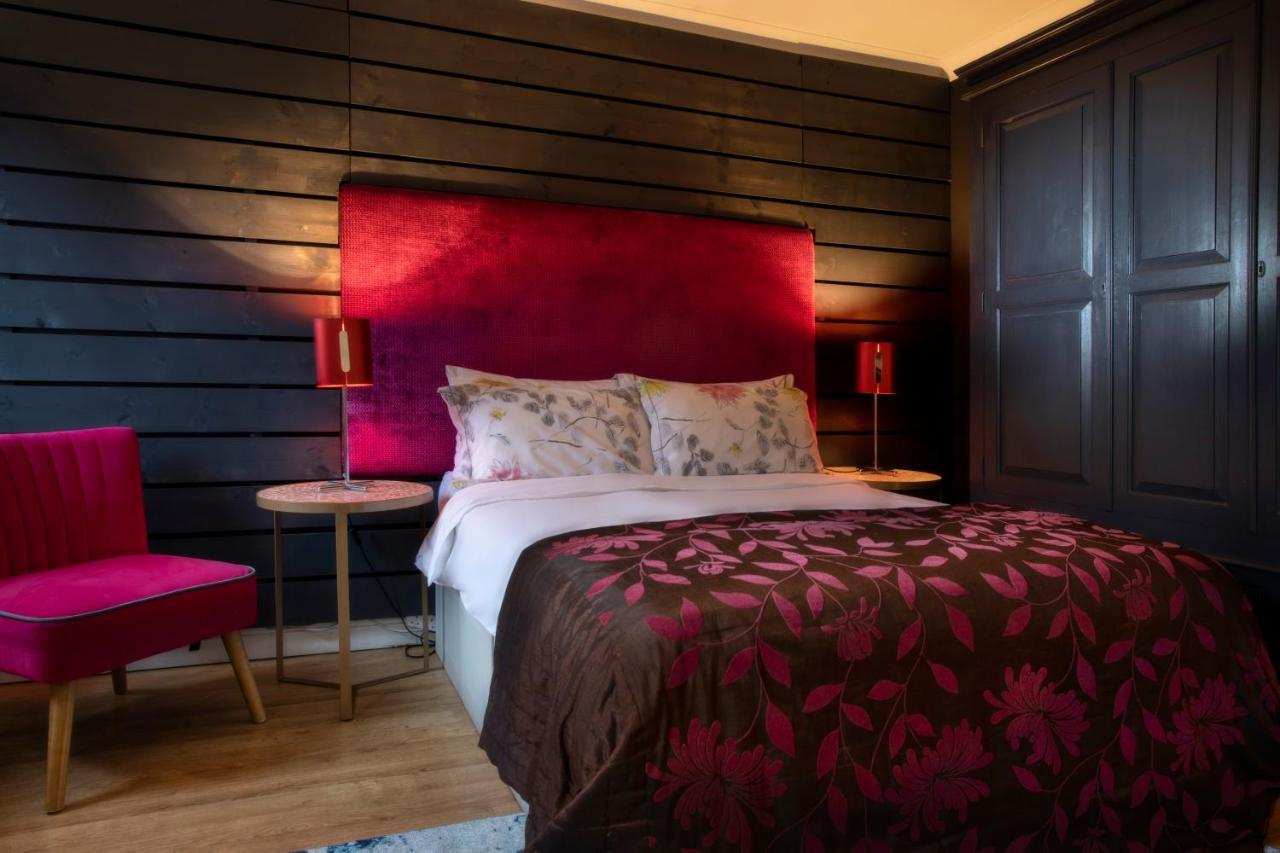 Coach House Villa Woking Eksteriør bilde